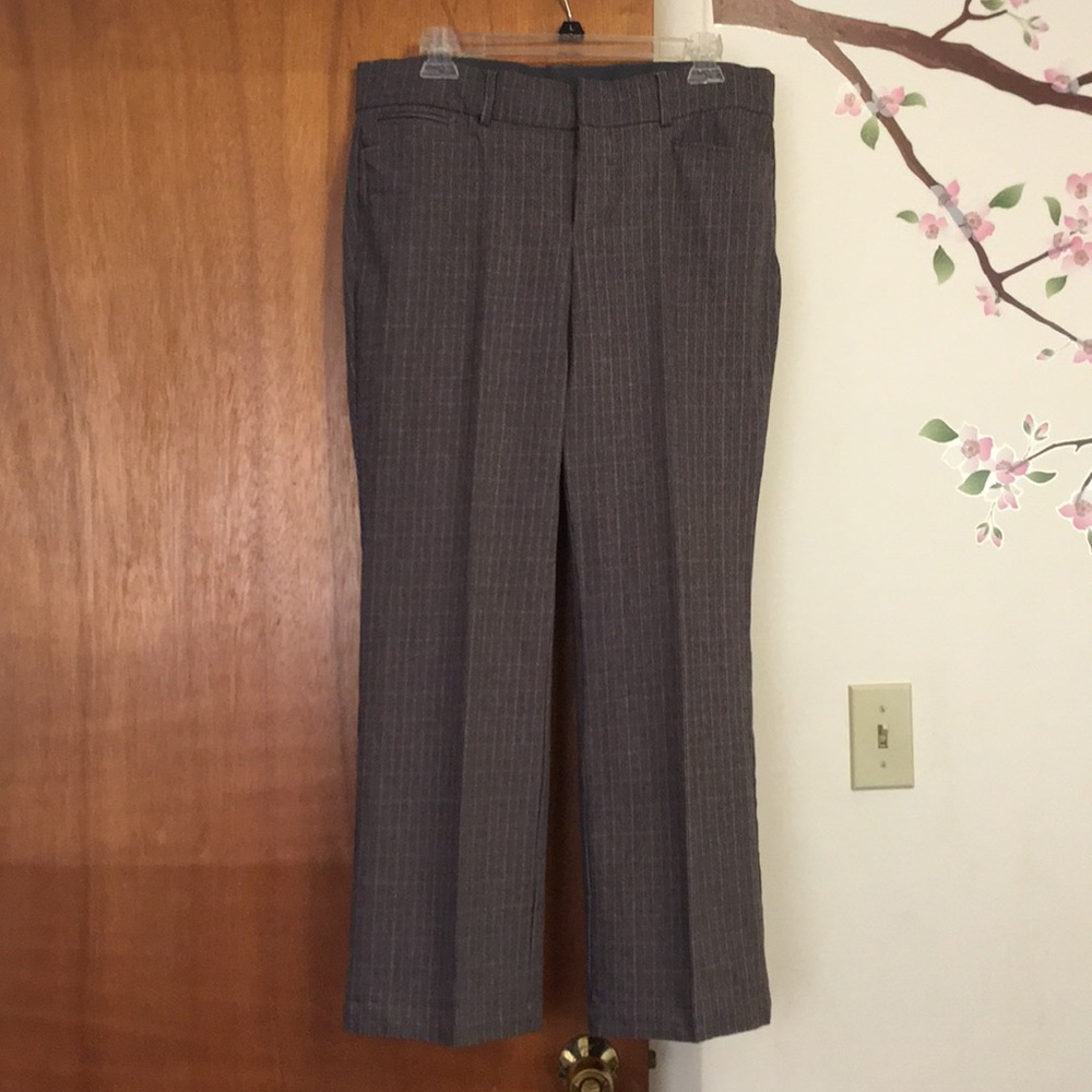 Women’s petite pants.